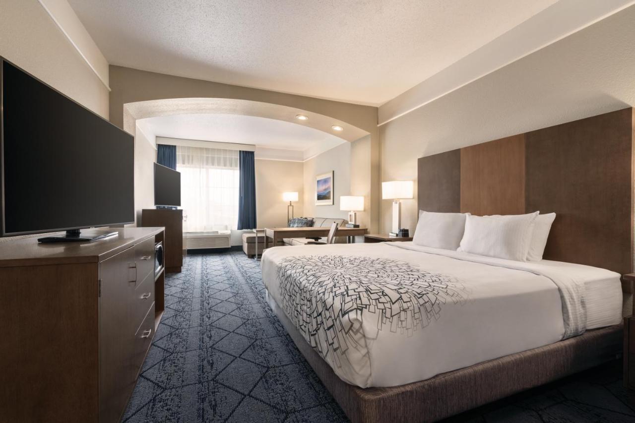 La Quinta Inn And Suites By Wyndham At Watiki Waterpark Rapid City Exteriér fotografie