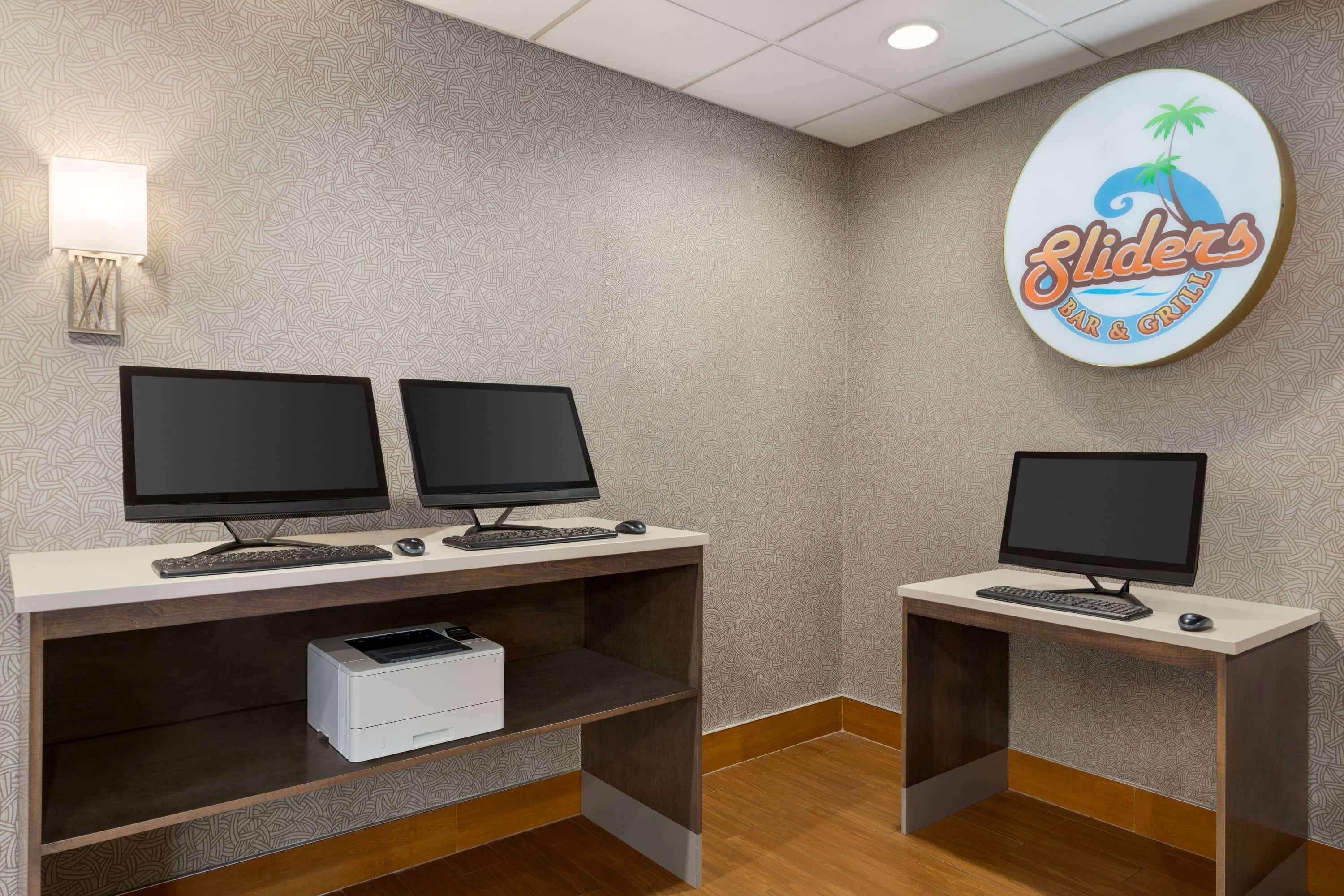 La Quinta Inn And Suites By Wyndham At Watiki Waterpark Rapid City Exteriér fotografie