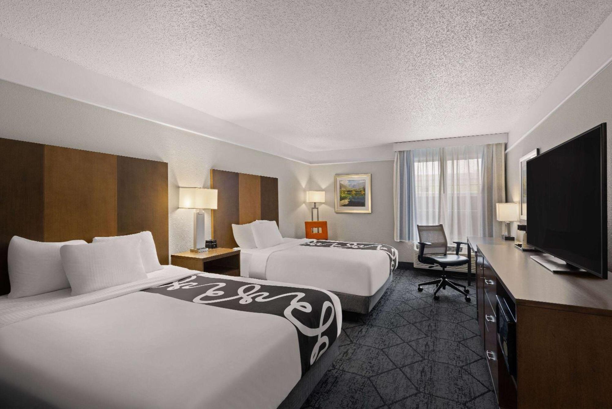 La Quinta Inn And Suites By Wyndham At Watiki Waterpark Rapid City Exteriér fotografie