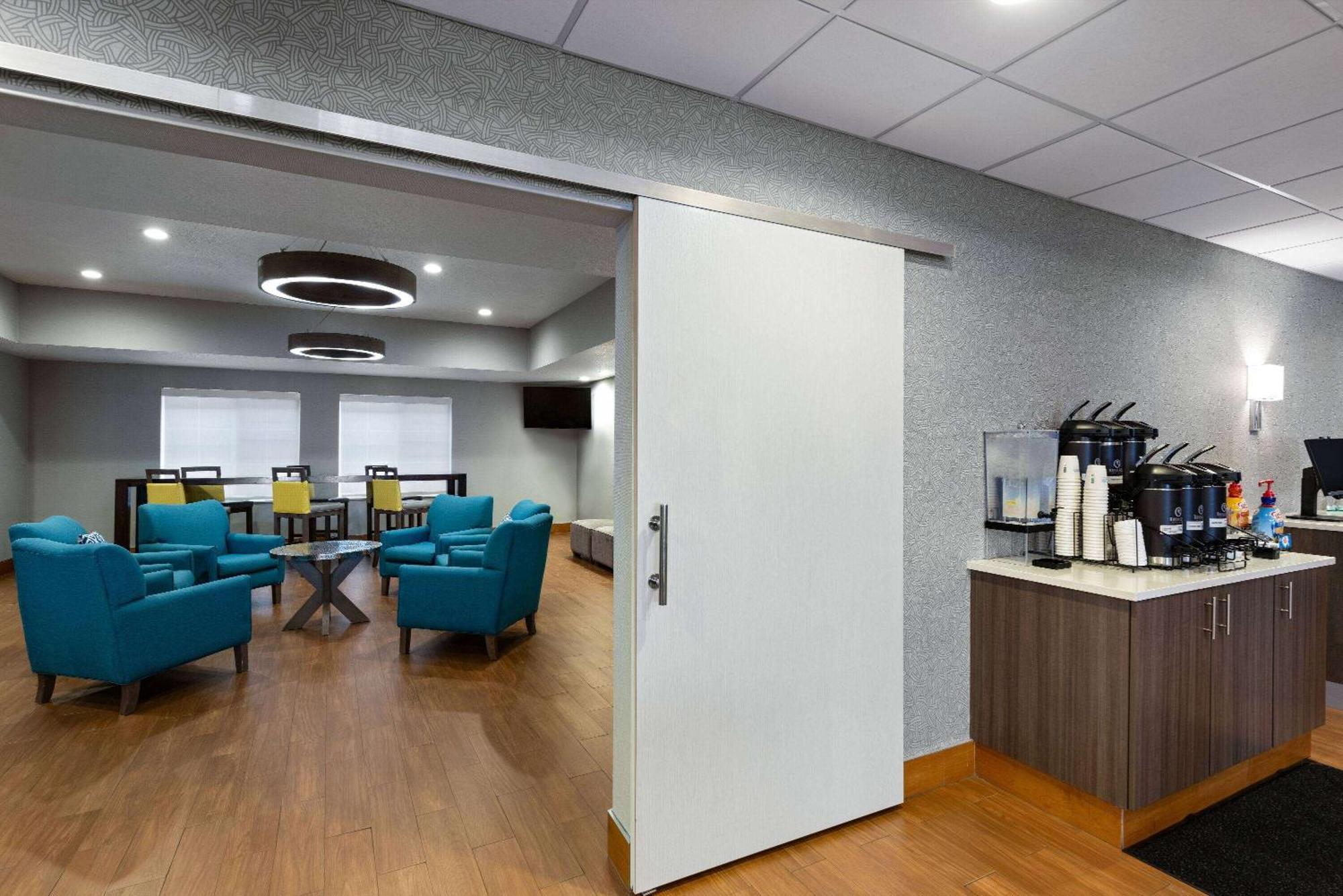 La Quinta Inn And Suites By Wyndham At Watiki Waterpark Rapid City Exteriér fotografie