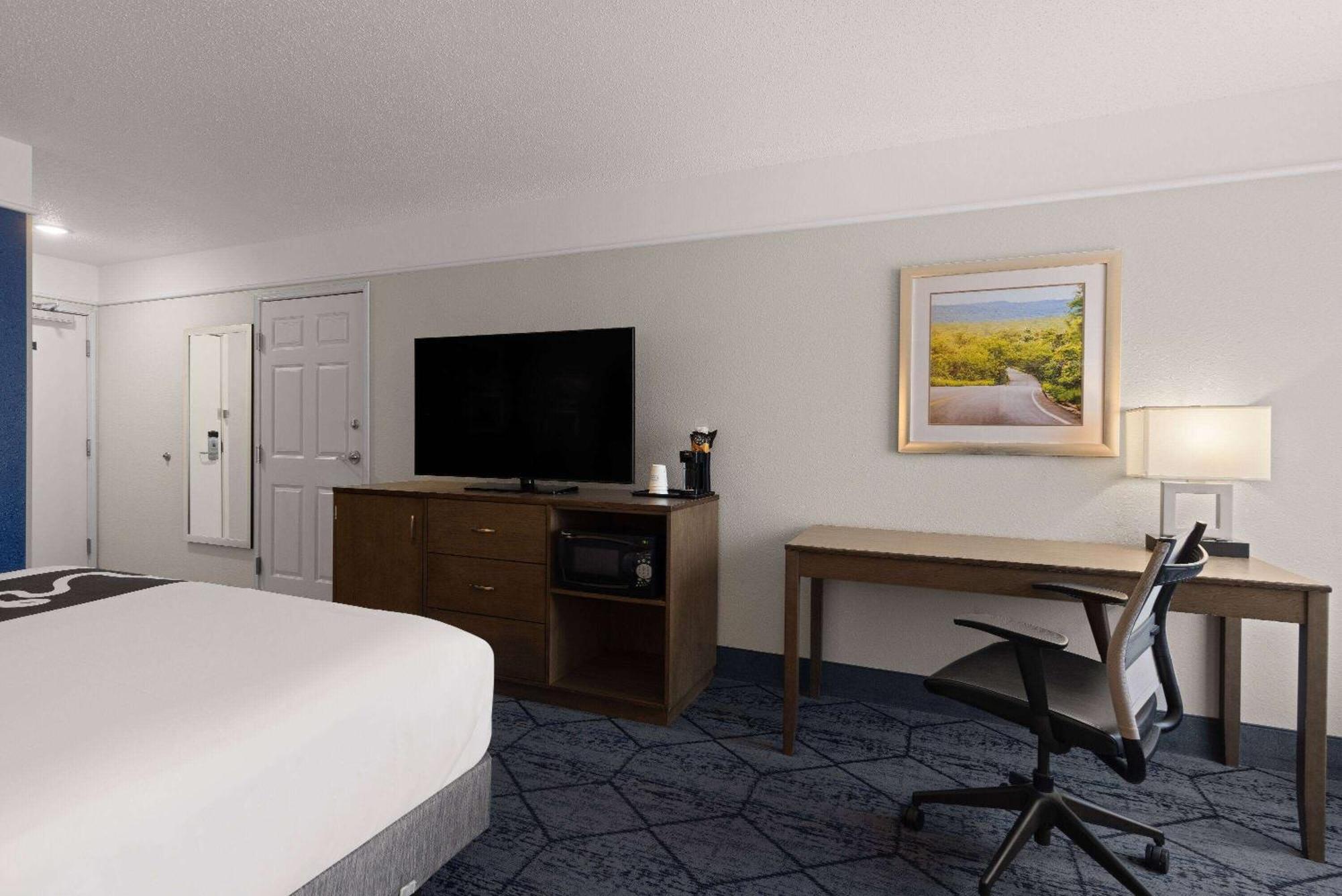 La Quinta Inn And Suites By Wyndham At Watiki Waterpark Rapid City Exteriér fotografie