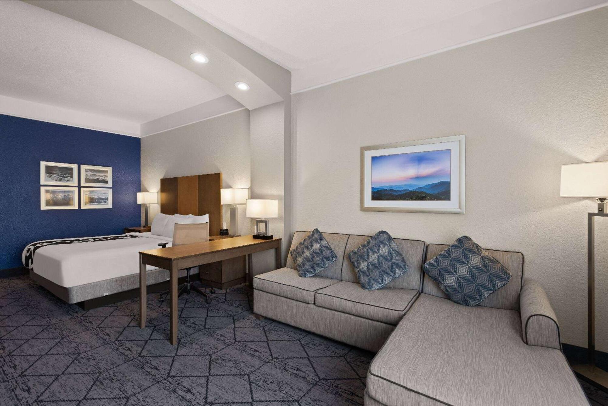 La Quinta Inn And Suites By Wyndham At Watiki Waterpark Rapid City Exteriér fotografie