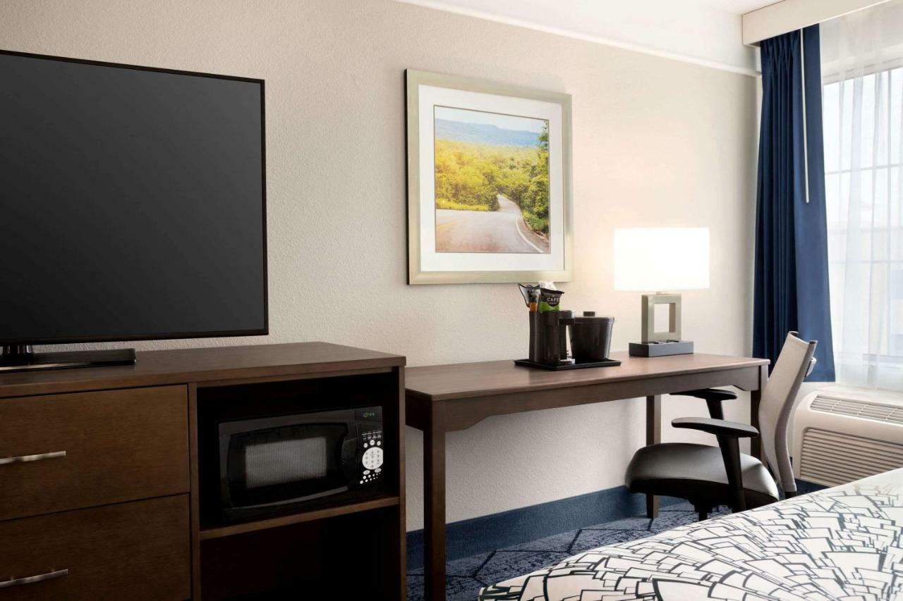 La Quinta Inn And Suites By Wyndham At Watiki Waterpark Rapid City Exteriér fotografie